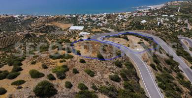 Second-Chance Τίτλος :Πωλείται οικόπεδο εκτάσεως ~ 12.000,00 τ.μ στην περιοχή Κερατόκαμπος Νότια του Ηρακλείου Κρήτης . Χώρα Ελλάδα .Τιμή πώλησης 200.000 ευρώ.