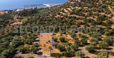 Second-Chance Πωλείται οικόπεδο πολύ κοντά στην θάλασσα έκτασης ~1.000,00 τ.μ στην περιοχή Καστρί – Δ. Βιάννου – Ν. Ηρακλείου Κρήτη. Χώρα Ελλάδα. Τιμή πώλησης 30.000 ευρώ